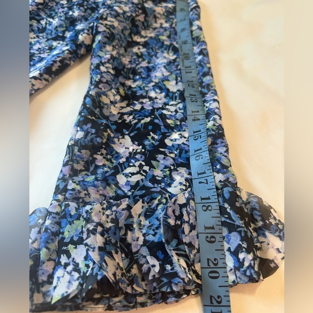 Brand: Tahari, new dress, size 4, floral with zipper at back. - Picture 8 of 15